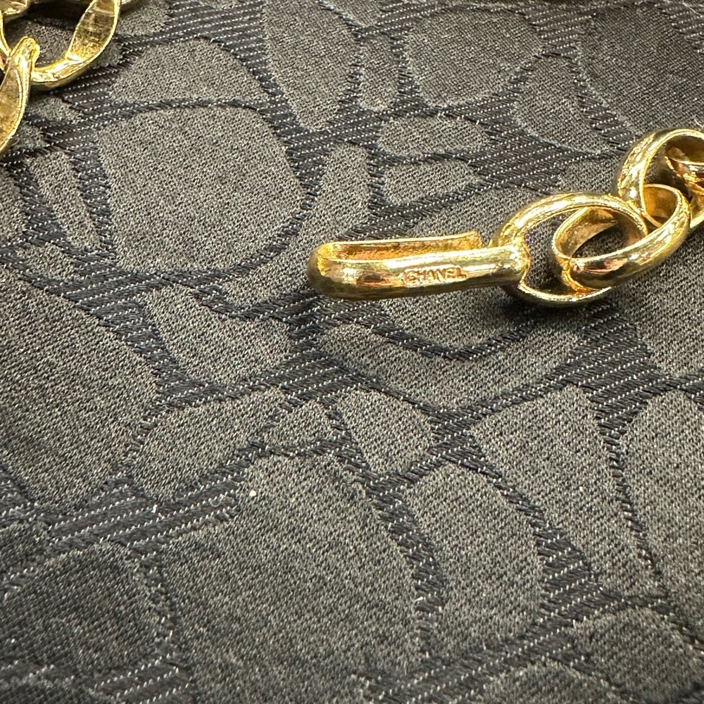 Vintage Chanel extra Large Medallion Gold Plated large Chain necklace - Picture 5 of 5